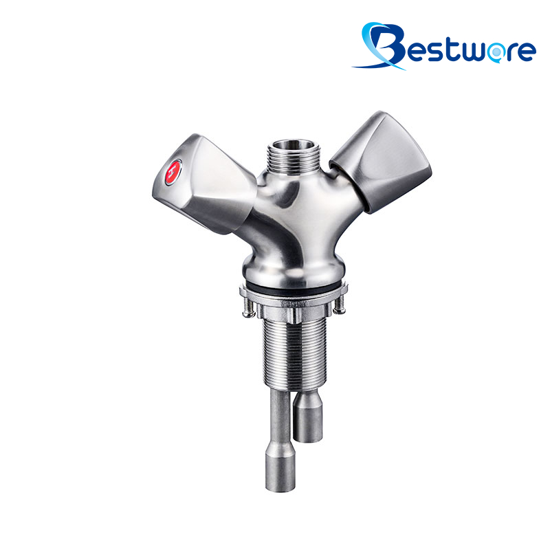 FRANKIE Deck Mount Pre Rinse Faucet